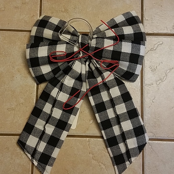 New Traditions black and white plaid oversized bow - Picture 6 of 7